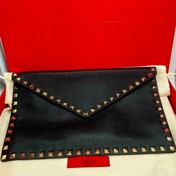 Valentino Garavani - Black Rockstud Envelope Flap Clutch w/ Gold Studs - EUC - Picture 3 of 6